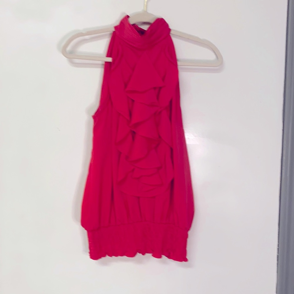 Sleeveless pink top